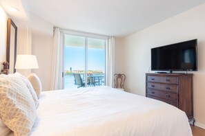 2 bedrooms, iron/ironing board, travel crib, free WiFi - Bright & Spacious Condo with Breathtaking Bay Views + WiFi (Sunny Isles Beach)