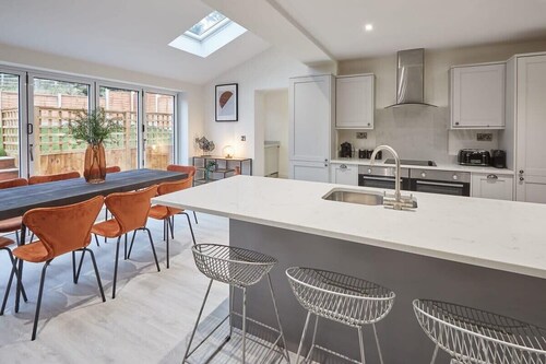 Host & Stay | Uggleby House