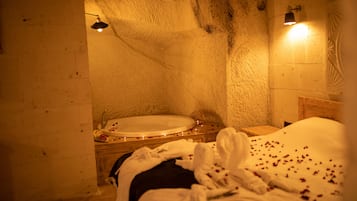 Suite Premium | 1 habitación, sábanas de algodón egipcio y ropa de cama de alta calidad