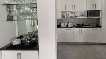 Departamento de lujo | Cocina privada | Utensilios de cocina