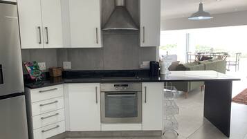 Luxury Apartment | Private kitchen | Cookware/dishes/utensils