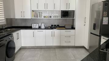 Departamento de lujo | Cocina privada | Utensilios de cocina