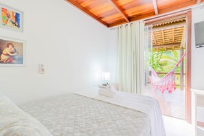 3 habitaciones, cortinas blackout y tabla de planchar con plancha 