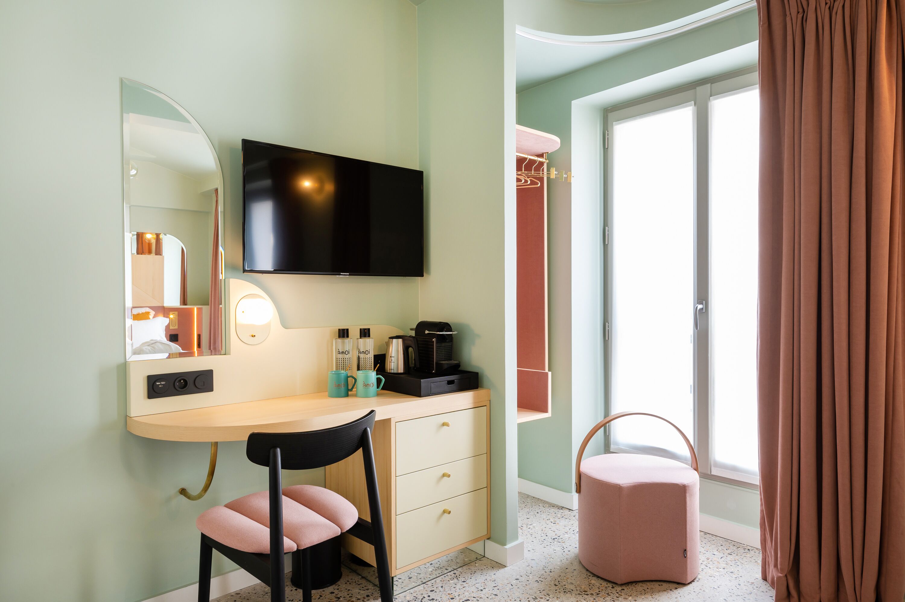 1 bedroom, in-room safe, individually decorated, individually furnished