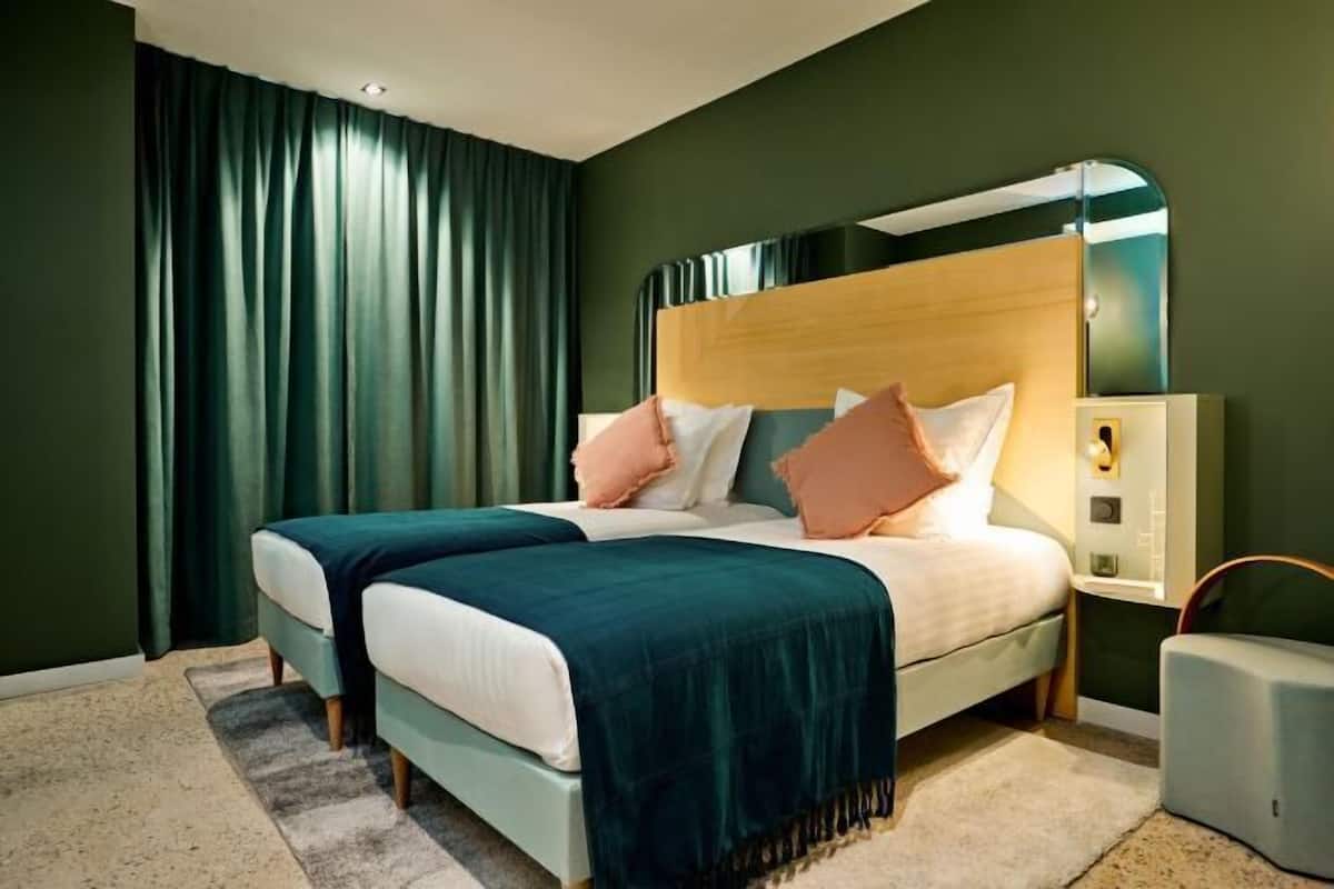 In-room safe, desk, laptop workspace, blackout drapes