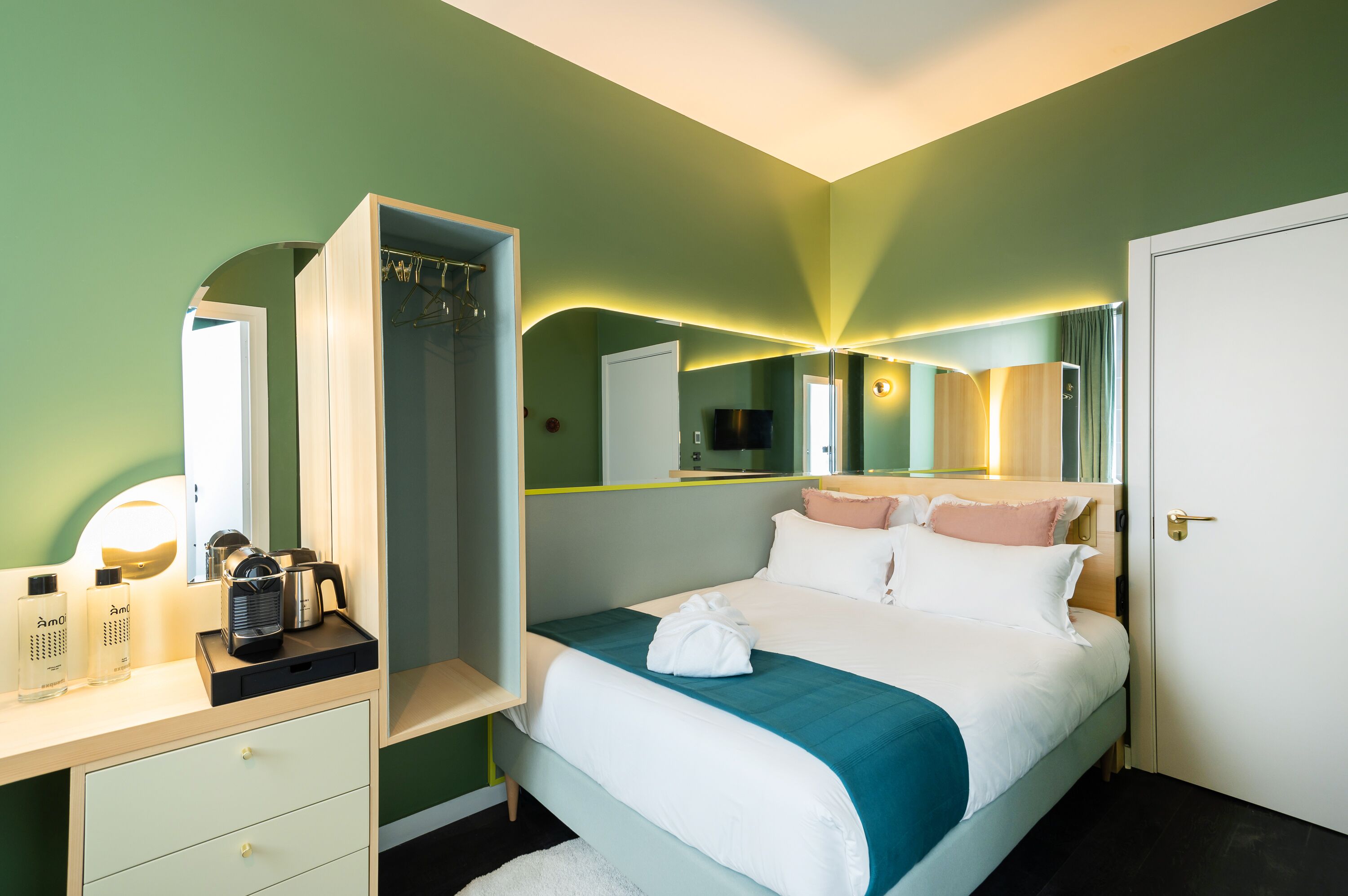 1 bedroom, in-room safe, individually decorated, individually furnished