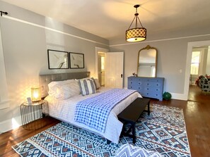 3 chambres, fer et planche à repasser, Wi-Fi, draps fournis