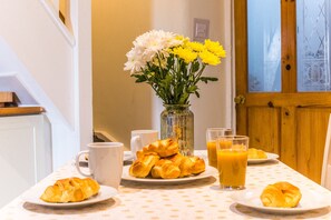 Dining - Tring-on-Tor (Matlock)