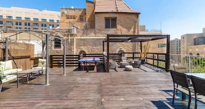 Elegant Mamilla Villa 5BR Rooftop Jacuzzi Steps from Old City
