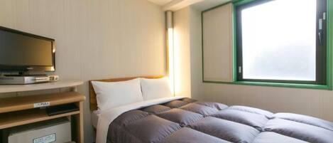 1 habitación, escritorio, wifi gratis y ropa de cama