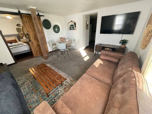 N 7th Street · Fun Stay in the Heart of Rapid City