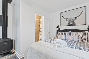 1 bedroom, desk, iron/ironing board, travel cot