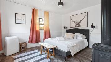 Desk, iron/ironing board, travel crib, WiFi
