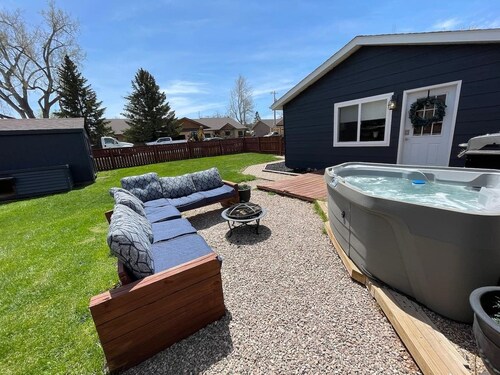 1315 N 5th St #2 · Downtown Modern-Farmhouse Studio