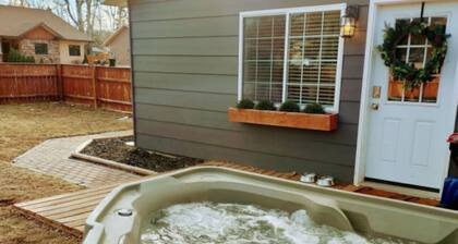 1315 N 5th St #2 · Downtown Modern-Farmhouse Studio