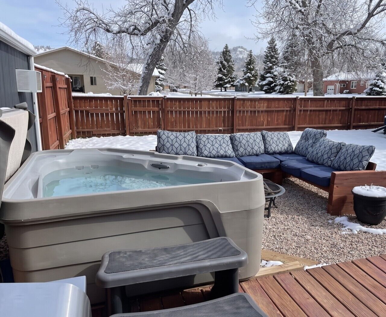 Outdoor spa tub