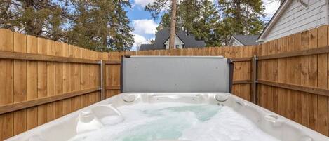 مغطس سبا خارجي