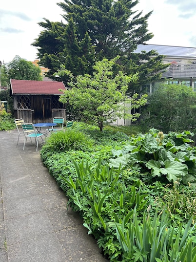 Studio with double bed, kitchen and bathroom/WC