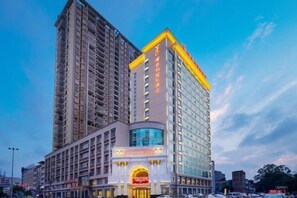 Exterior - Vienna International Hotel (Qinzhouwan Square Nongken) (Qinzhou)