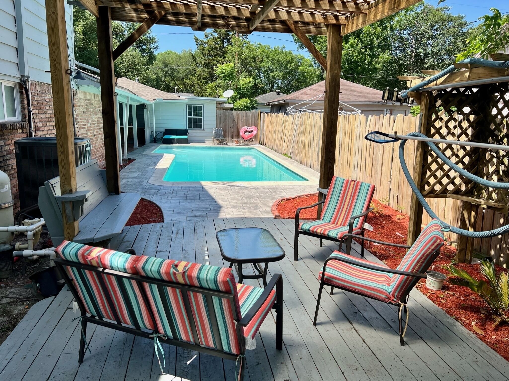 Family-Friendly Vacation Home w/ Pool & Spa / DT Houston – 17 min / Sleeps 18