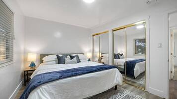 4 habitaciones, escritorio, tabla de planchar con plancha y wifi gratis