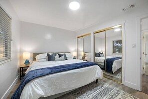 4 多间卧室、办公桌、熨斗/熨衣板、免费 WiFi