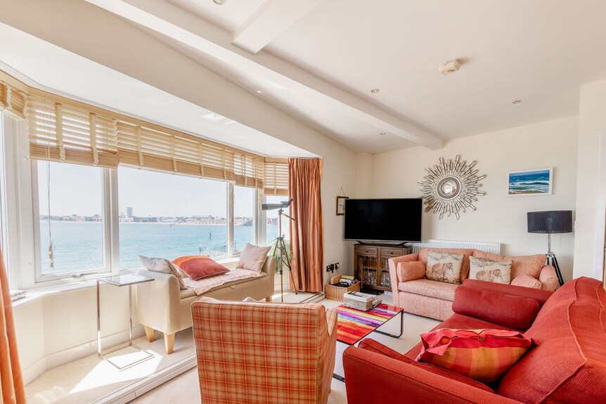 Battery House, Family Friendly, Country Holiday Cottage In Portsmouth - Hampshire