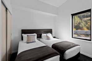 2 bedrooms, desk, iron/ironing board, travel cot