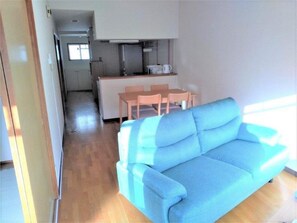 TV - A popular 2LDK apartment for groups accommodating - Maison Ota B Building No 202 / Takamatsu Kagawa (Takamatsu)