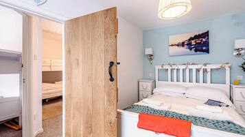 3 bedrooms, free WiFi, bed sheets