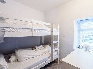 3 bedrooms, free WiFi, bed sheets