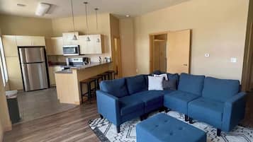 Een televisie en een kantoor