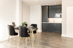 Dining - Stunning Central Apartment In Heart Of Brighton (Brighton)
