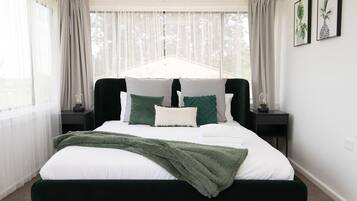 4 bedrooms, travel cot, WiFi, bed sheets