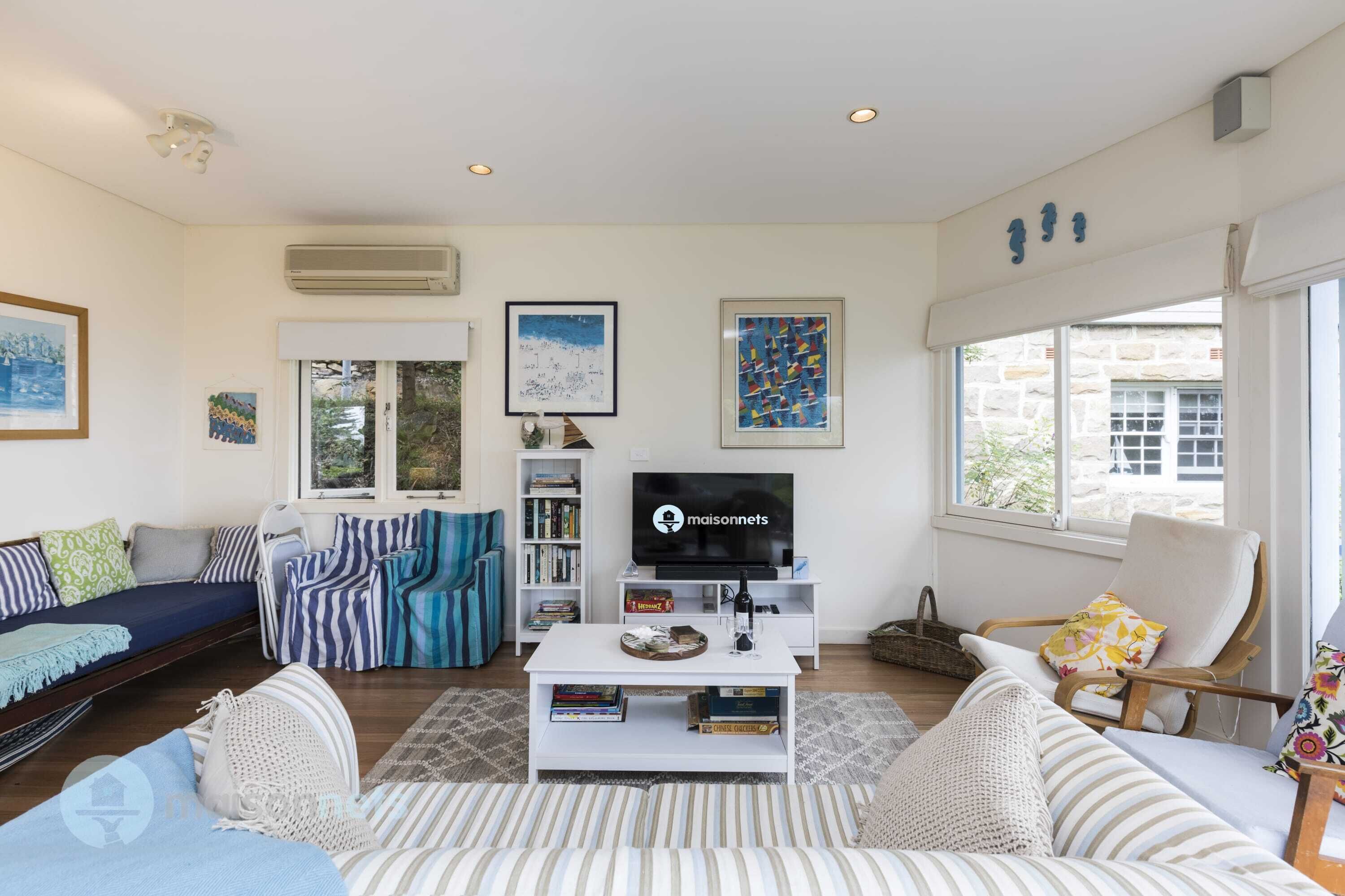 3 Bedroom/2 Bathroom House, Stroll to Beach