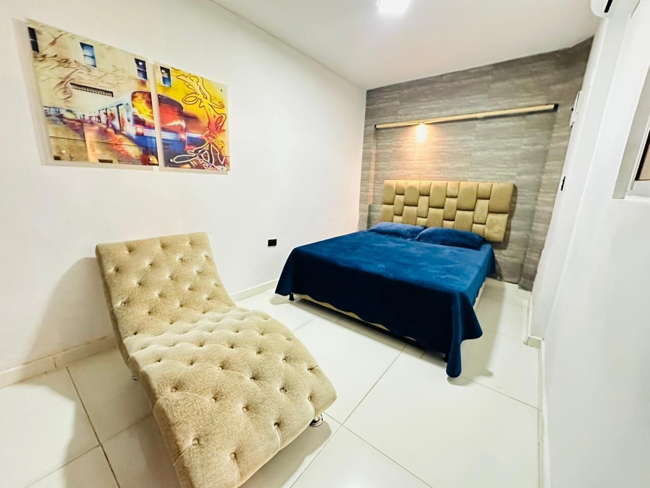 4 bedrooms, in-room safe, desk, WiFi