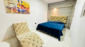 4 bedrooms, in-room safe, desk, WiFi