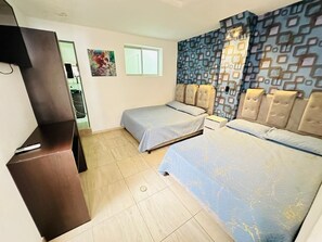 4 Schlafzimmer, Zimmersafe, Schreibtisch, WLAN