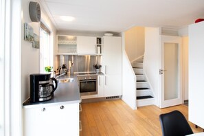 House | Private kitchen | Fridge, oven, stovetop, dishwasher - Activitiesonsite - Nationalpark-7 Islands, Denmark (Ebeltoft)