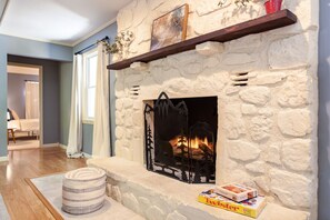 3 Schlafzimmer, Schreibtisch, Bügeleisen/Bügelbrett, Reisekinderbett