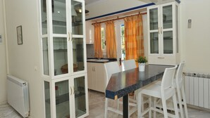 Standard Apartment | Living area - Blue Apartments Ipsos (Corfu)