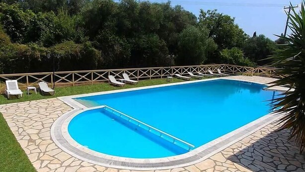 Outdoor pool - Blue Apartments Ipsos (Corfu)