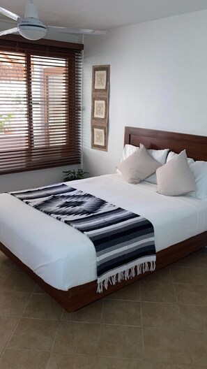 4 habitaciones, tabla de planchar con plancha, wifi y ropa de cama 