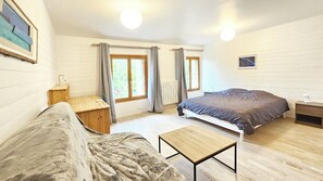 4 bedrooms, desk, iron/ironing board, travel cot - Stone house with garden for 8 people in Venise Verte (Le Mazeau)