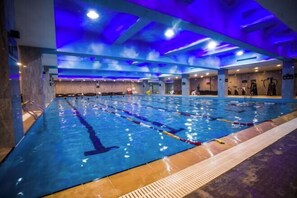 室内游泳池
