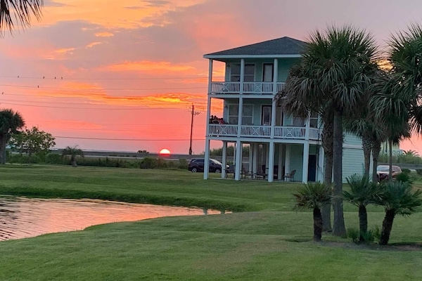 Steps away from the beach!