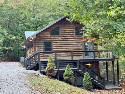 "Timber Nook" Suite at Rustic Retreat Cabin w/amenities