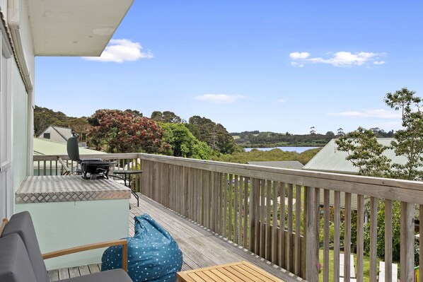 Property grounds - Tahuna Family Escape - Paihia Holiday Home (Paihia)