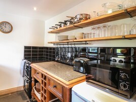 Refrigerador, microondas, horno, lavavajillas