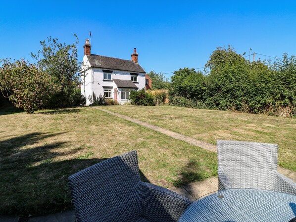 Property grounds - Hops Cottage (Ashbourne)